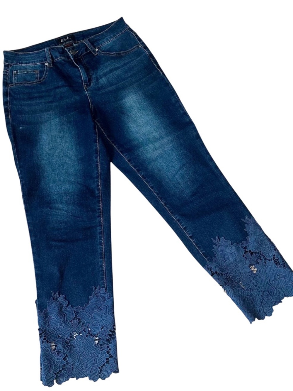 Women’s Earl Jeans Cropped Floral Lace At Hem Size 10 EUC